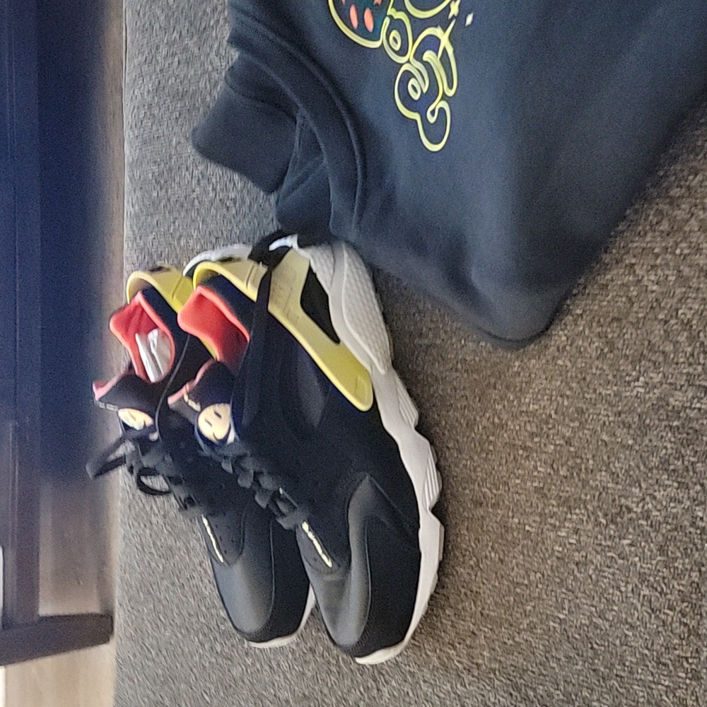 Nike Bundle - Picture 2 of 10